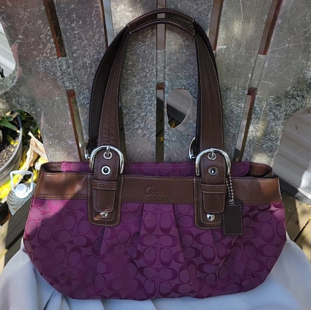 COACH HANDBAG EUC